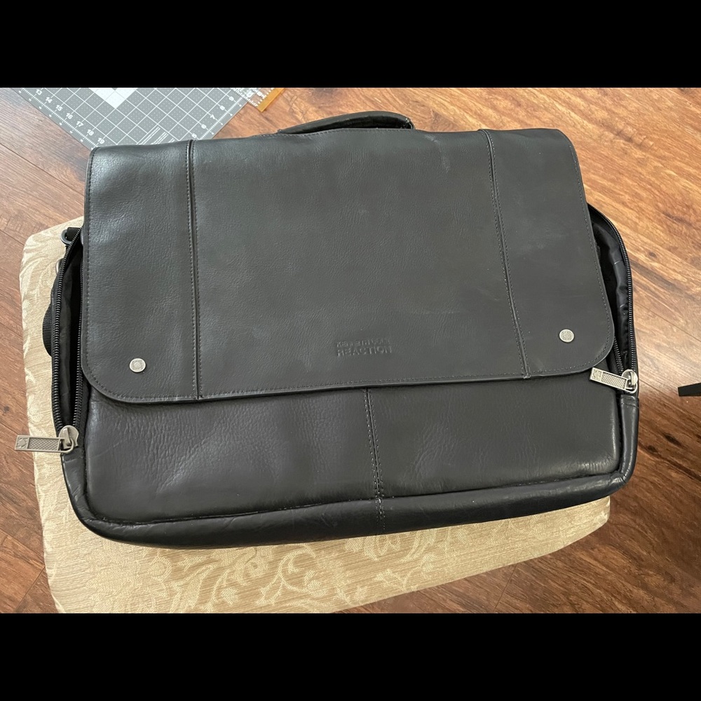 Kenneth Cole Computer Messenger Briefcase leather
